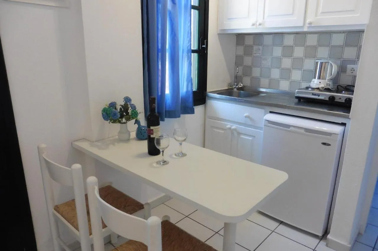Julies Apartments Kokkini Hani 0*,